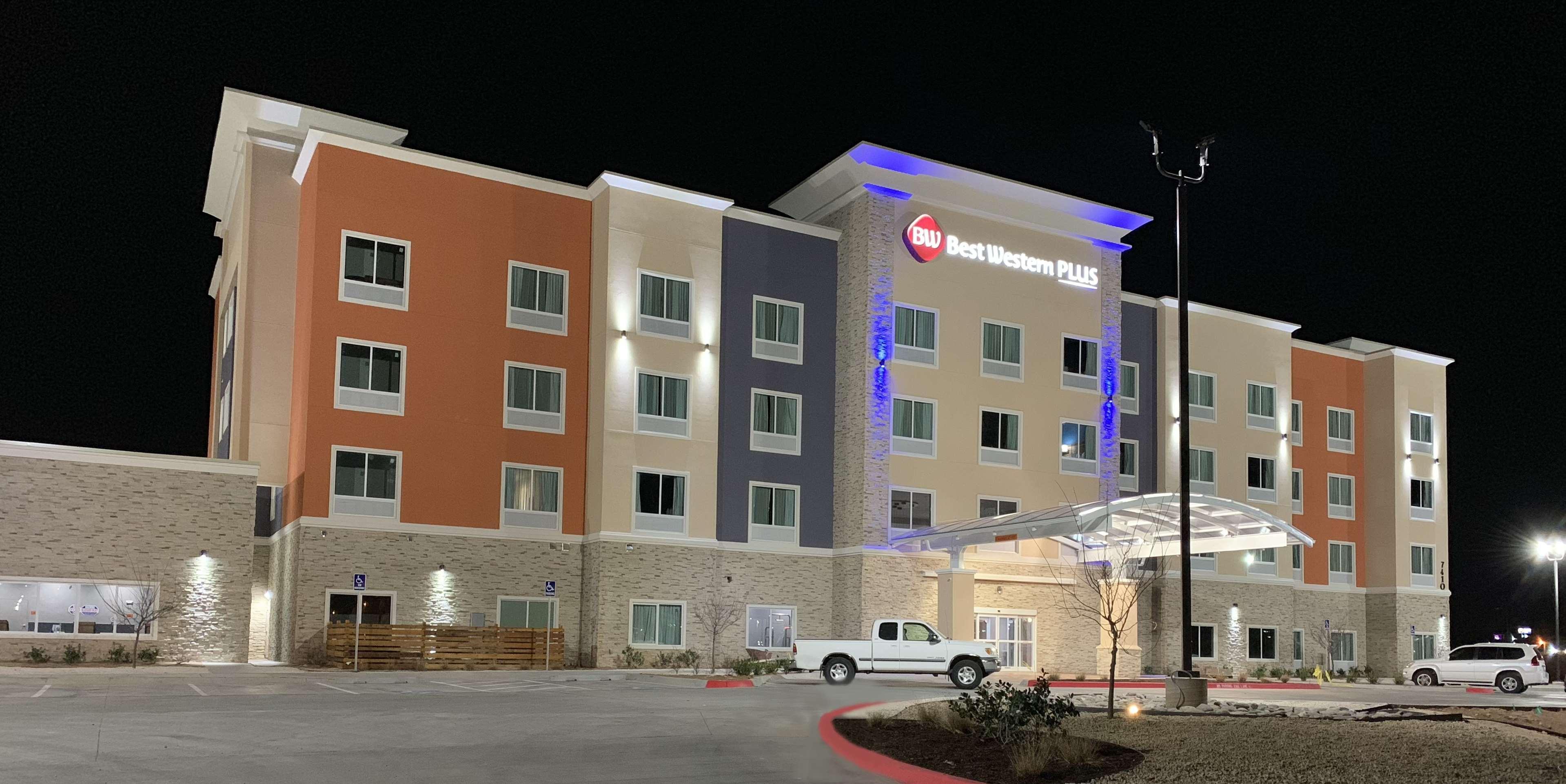 Best Western Plus Coweta'S 1St Hotel Exteriör bild