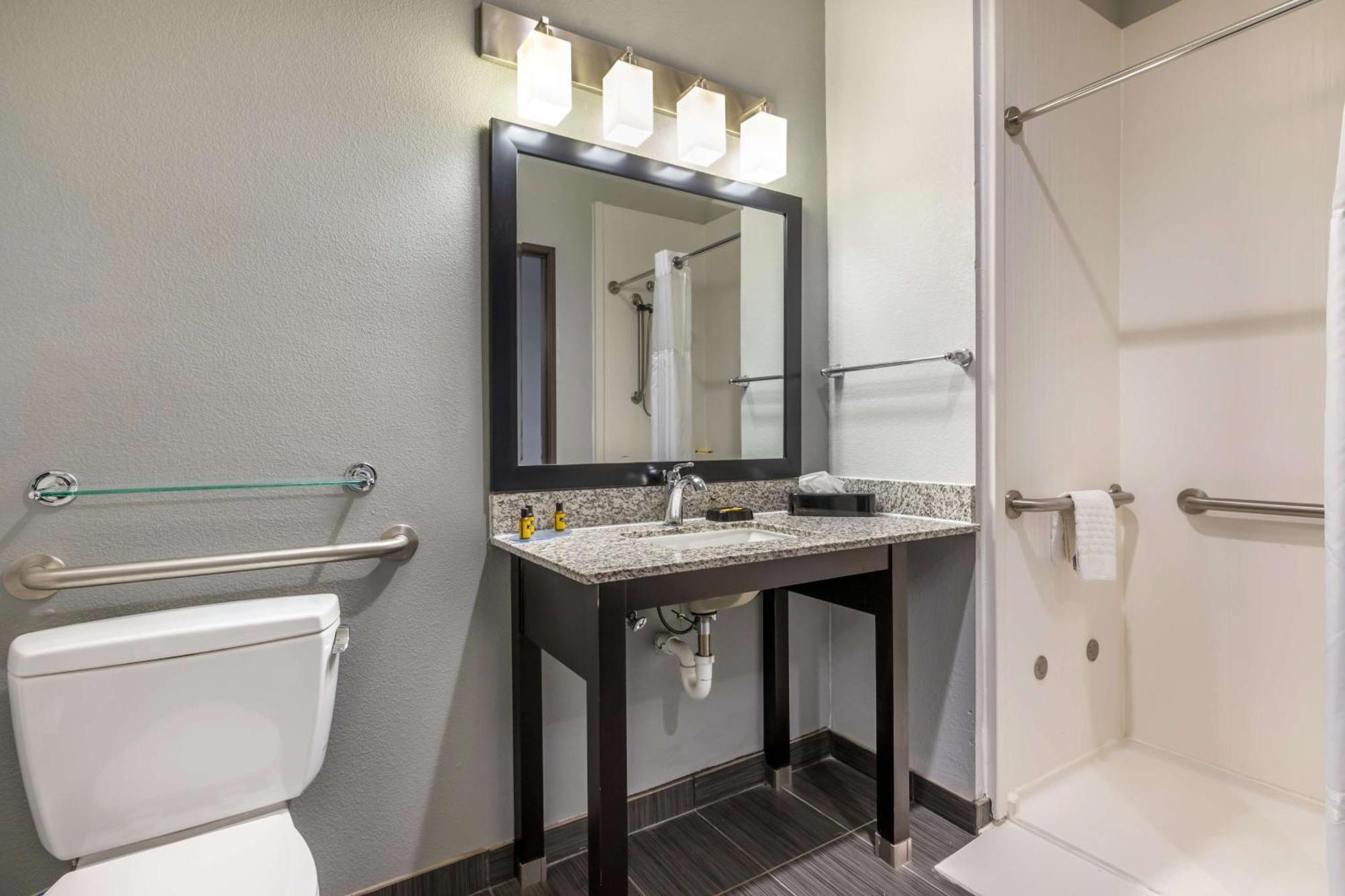 Best Western Plus Coweta'S 1St Hotel Exteriör bild